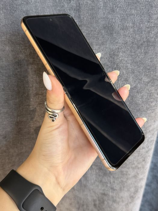 Motorola Razr 60 Ultra 16/512, 100% АКБ в ІДЕАЛЬНОМУ стані