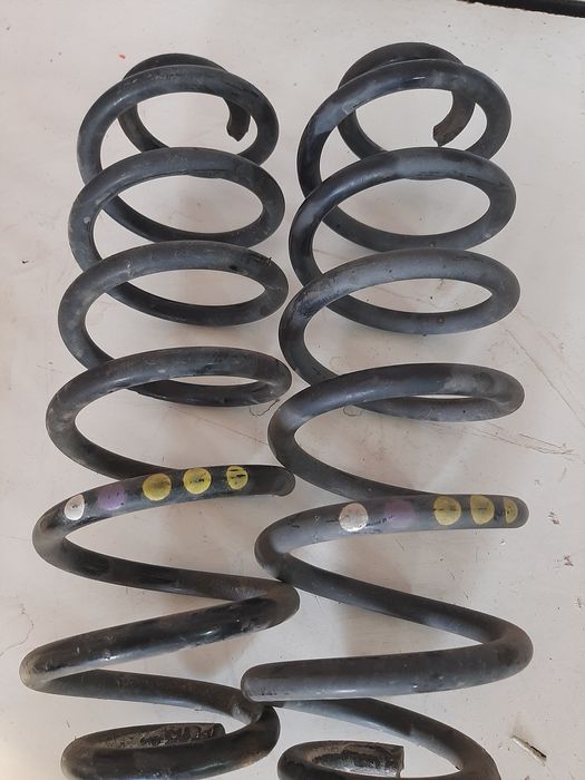 Пружина задня VW Passat B6 Skoda a5 Touran Golf 5 6