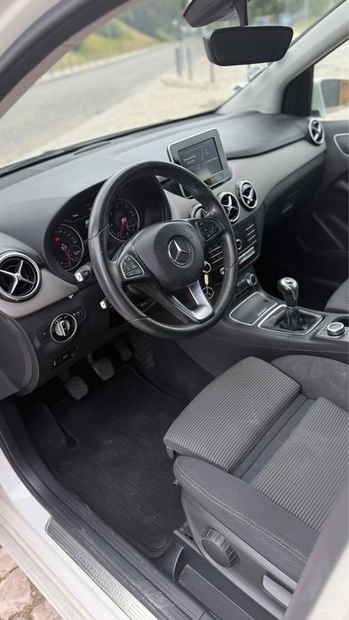 Mercedes-Benz B180 d