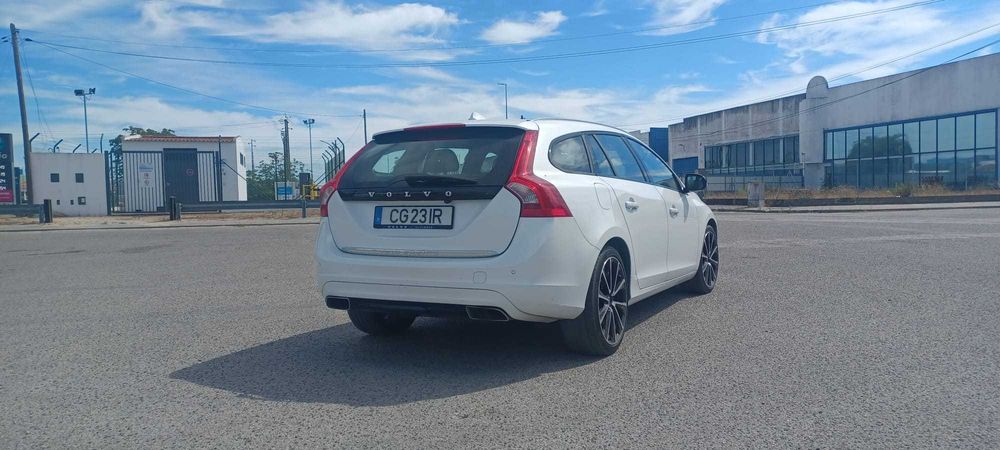 VOLVO V60 D5 plug in  2015