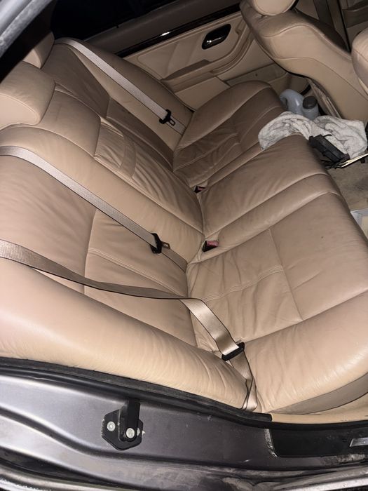BMW E39 na części. Aspen silver / sterlinggrau  Drzwi przód, drzwi tył