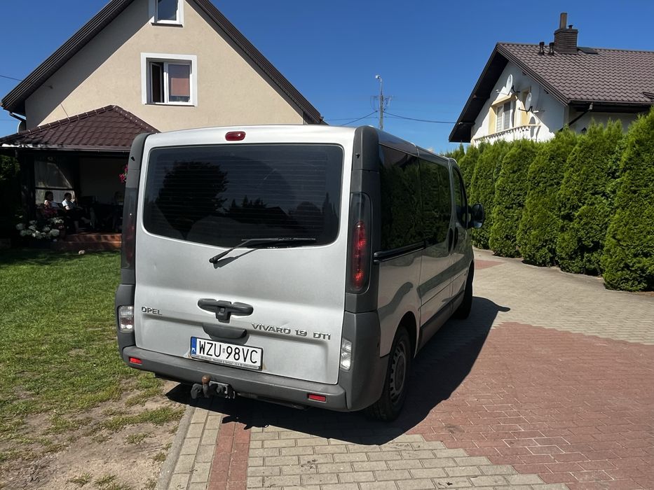 Opel  Vivaro 1,9, 9 osób