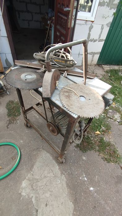 Добротна циркулярка 220в.