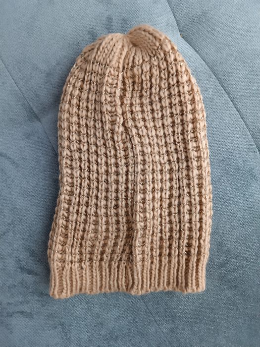 Beżowo-brązowa czapka damska beanie ze złotą nitką OVS
