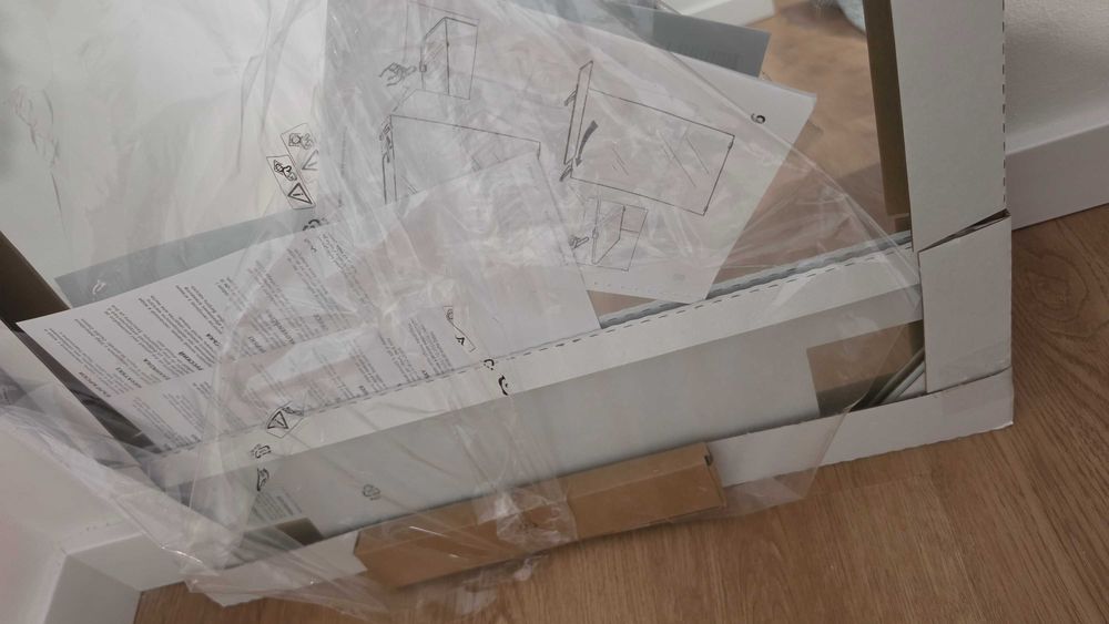 NOVO Espelho com Prateleira IKEA NYSJON