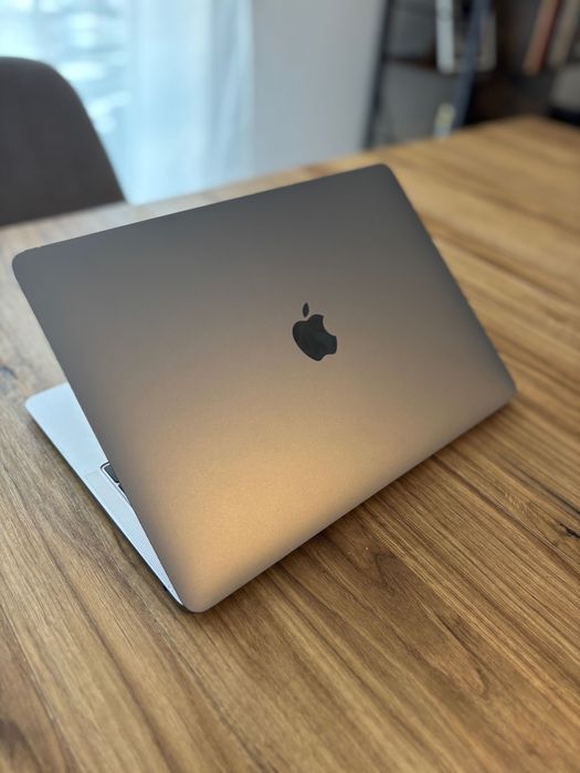MacBook Air Intel 8GB RAM