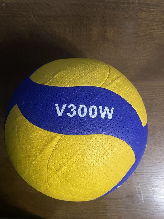 Волейбольний мʼяч Mikasa V300W