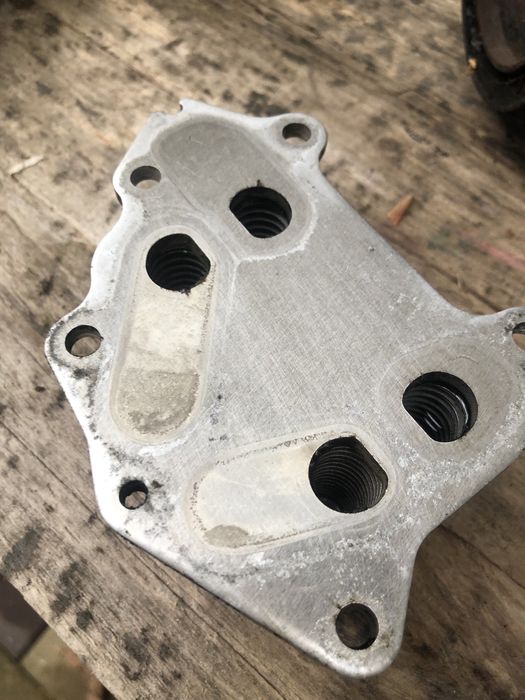 Теплобмінник масляний форд