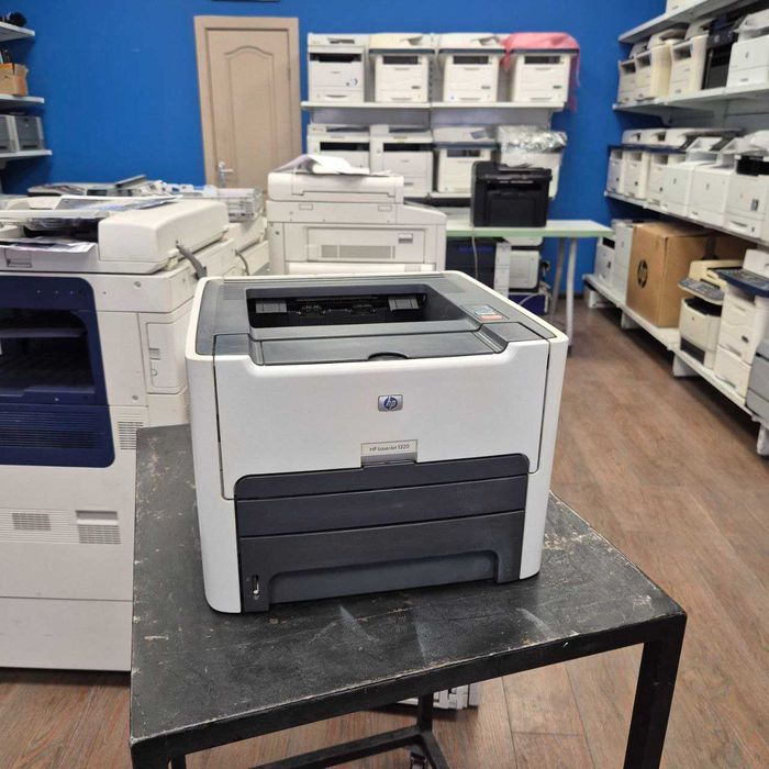 HP LJ 1320 . Гарантия.Принтер двусторонний .