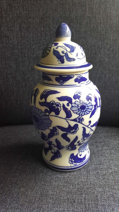 Pote branco e azul, motivo floral, em estado perfeito