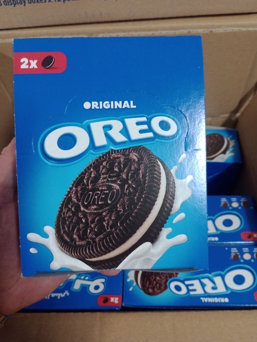 4 display ciastka Oreo zapraszamy