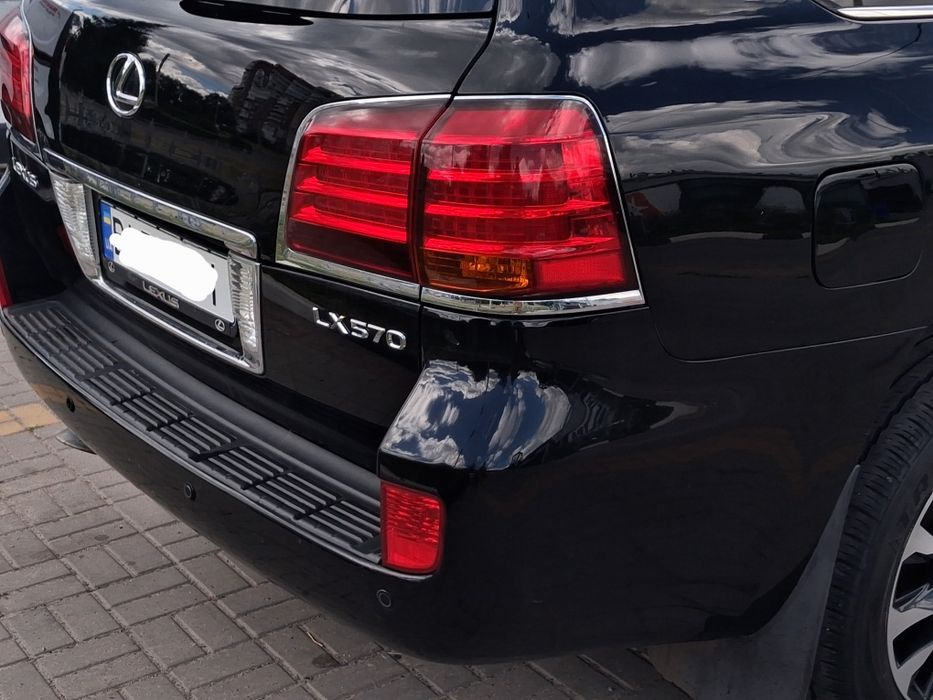 Lexus LX570 в гарному стані Торг є