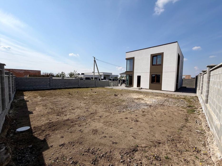 Продаж будинку в стилі хай-тек в елітному мікрорайоні Грін Хілз!