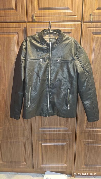 Чоловіча шкіряна куртка