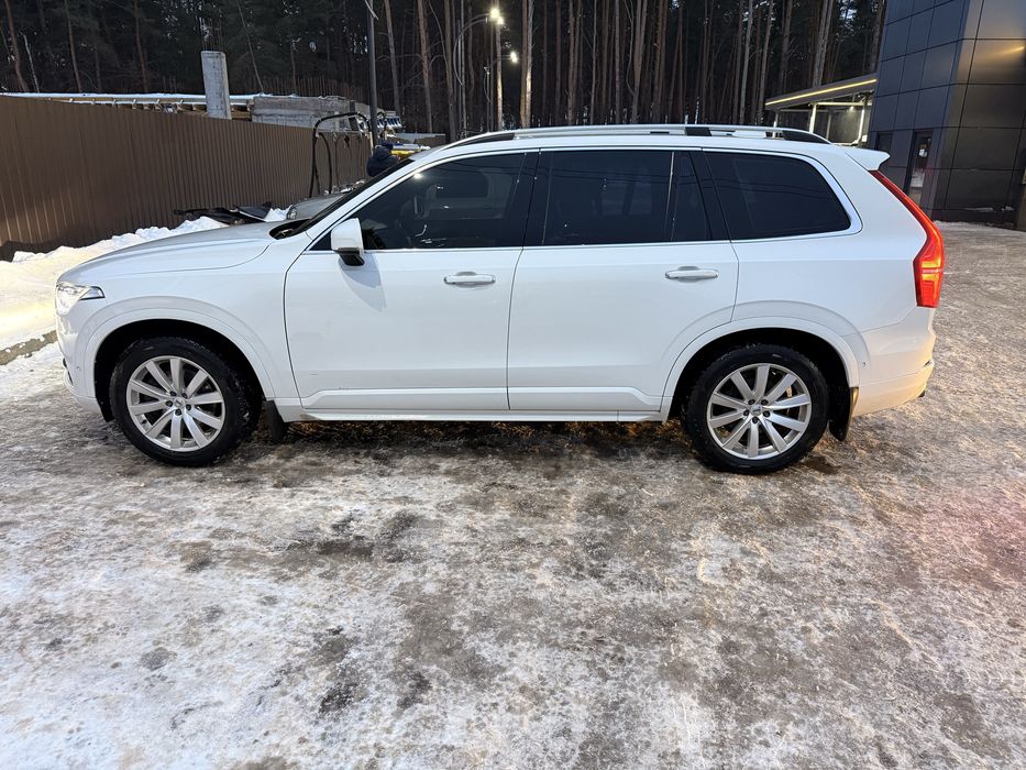 Volvo XC90 в дуже гарному стані !Один власник !Площадкам не турбувати!
