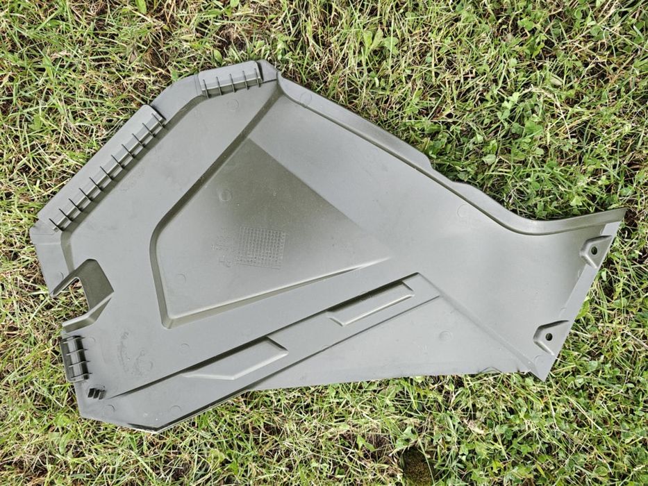Polaris sportsman 570 boczek osłona owiewka prawa panel obudowa silnik