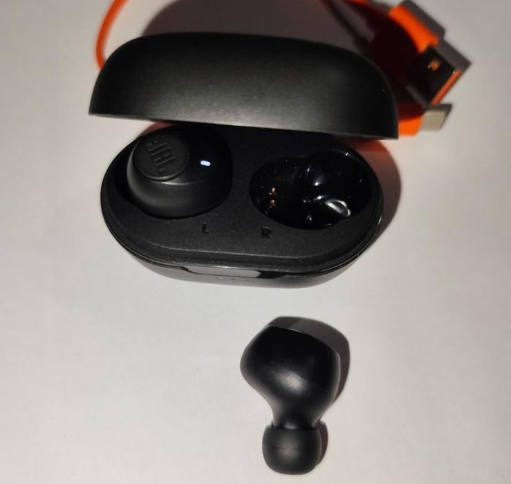 Навушники JBL Tune 115 TWS Black (JBLT115TWSBLK)

Були у використанні