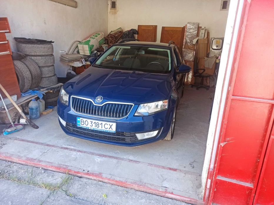 автомобіль Skoda Octavia