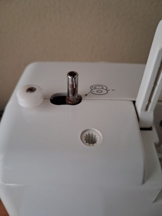 Máquina de costura elétrica