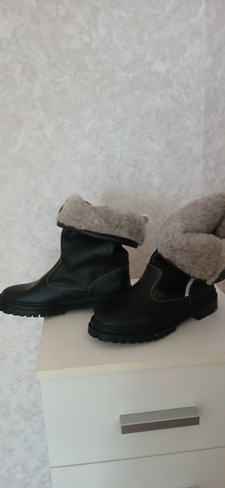 Продам робочу обувь