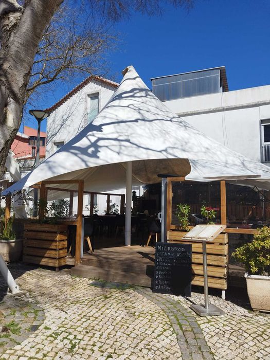 Trespasse Restaurante/Bar com Esplanada–Praia Paço de Arcos|Renda 900€