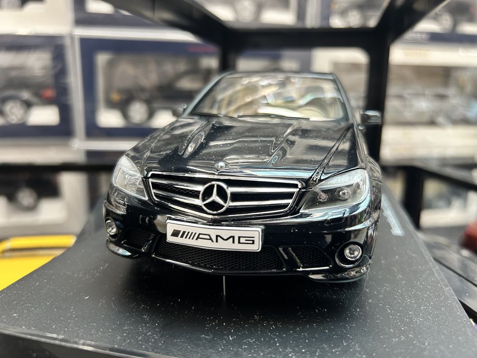 UNIKAT AUTOart Mercedes C63 AMG 1/18