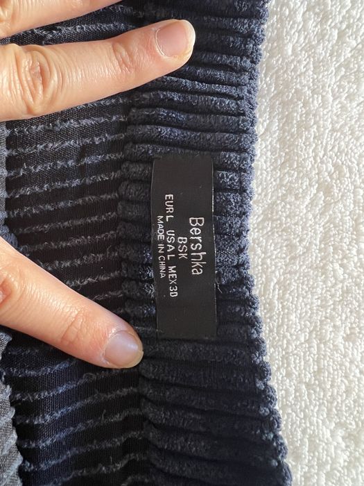 Saia rodada azul escura Bershka