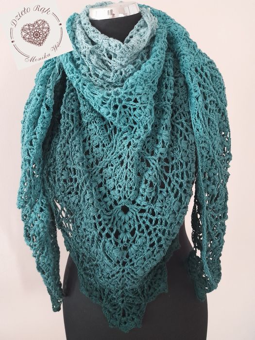 Chusta robiona na szydełku