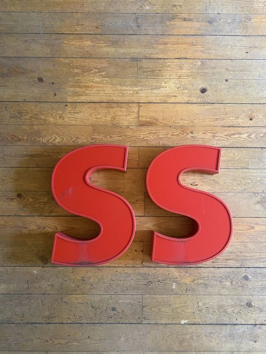 Letras em aluminio e acrilico