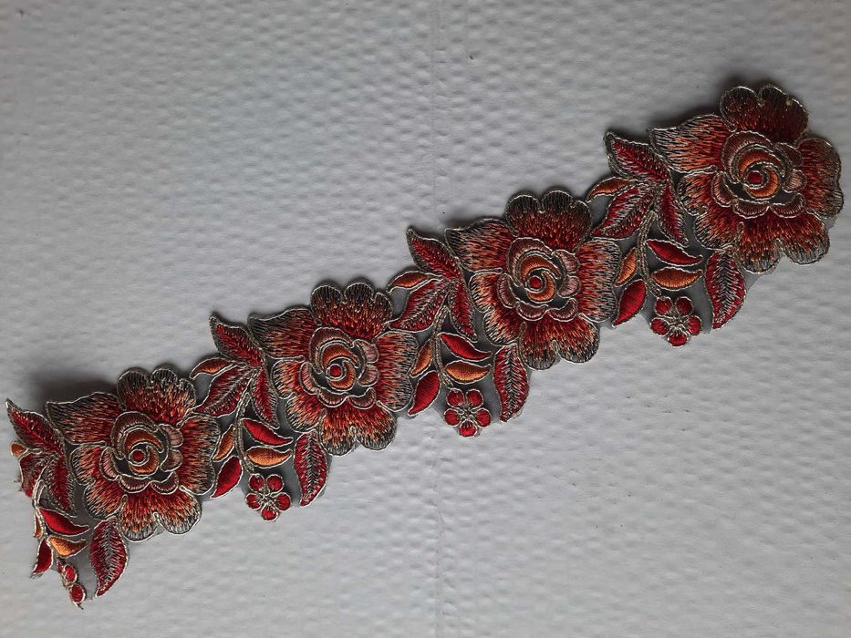 Декоративна тасьма вишита