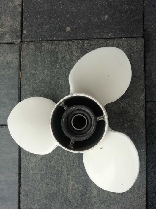 Silnik zaburtowy.Yamaha śruba napędowa  9 1/4X9 oryginał !!! Nie Chińczyk !!!