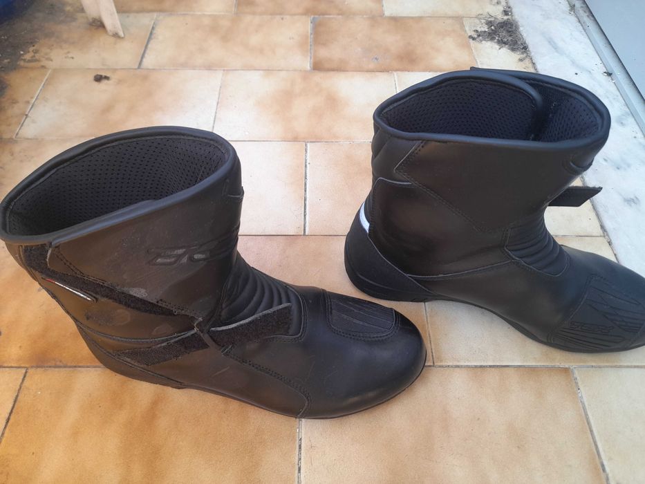 Botas moto tcx hub pretas