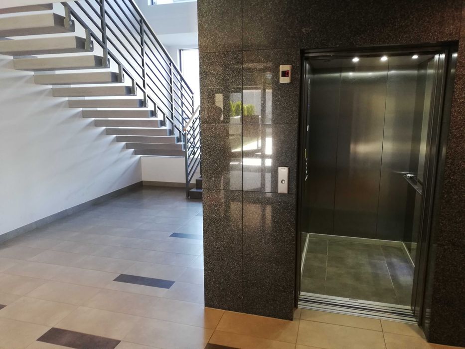 Słoneczny apartament z dużym tarasem - 150 m od morza.