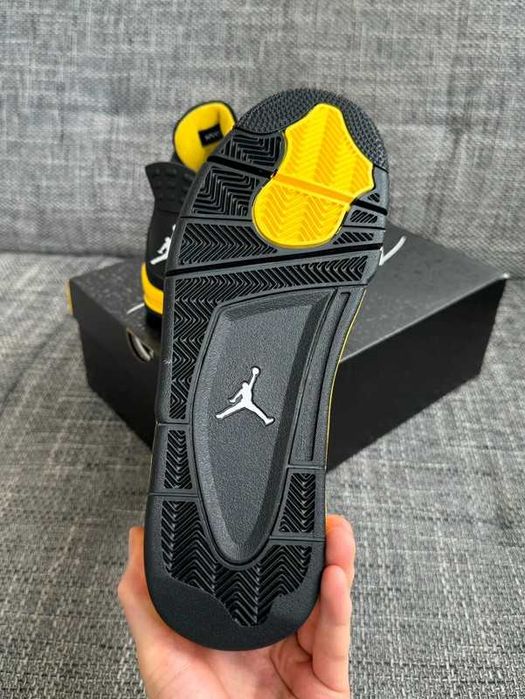 Jordan 4 Retro Thunder R.41