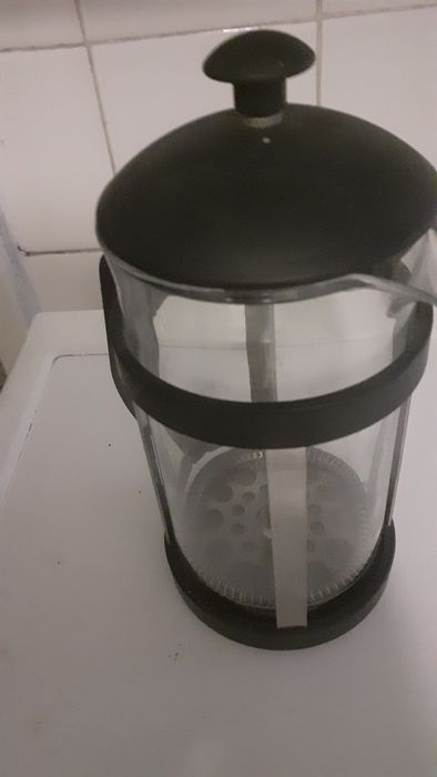 Cafeteira  em pirex e inox nunca usada com altura 22cm