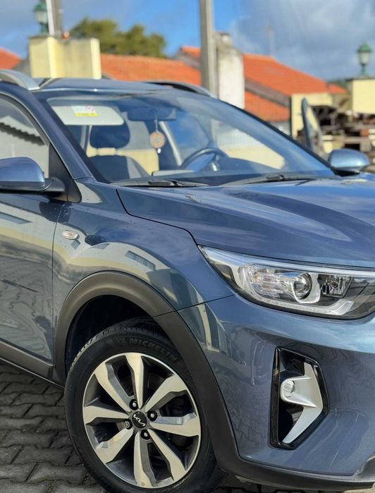 Kia Stonic 2023 apenas 35mil km( com Garantia)