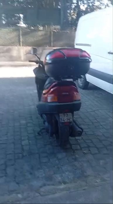 Mota antiga em bom estado