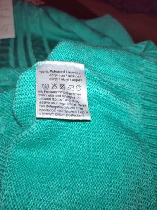 Sweterek z perełkami rozmiar 3xl.