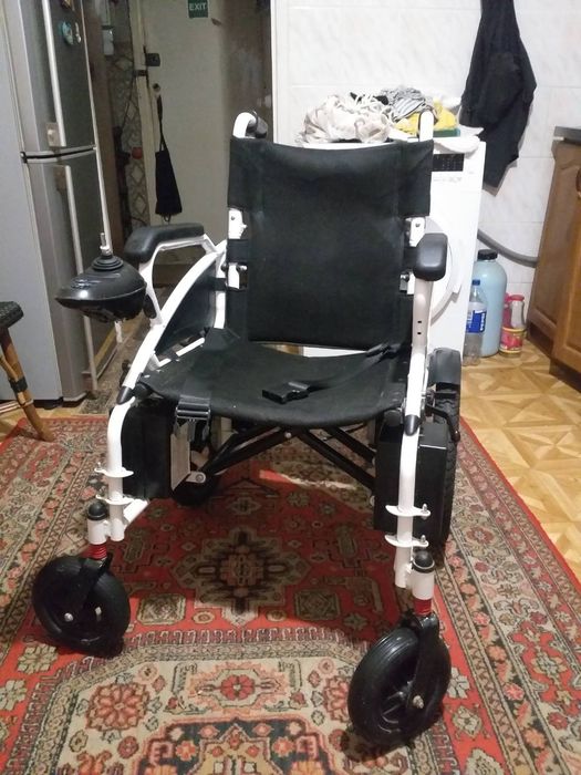 Инвалидная коляска,электрическая
