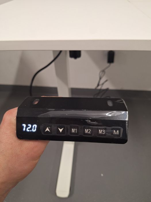 Biurko z elektryczną  regulacja  wysokosci 140na 60