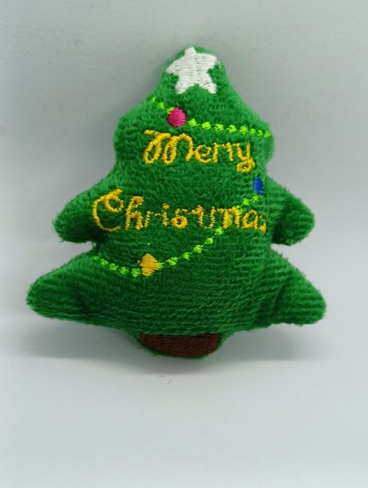 Śliczna świąteczna broszka choinka