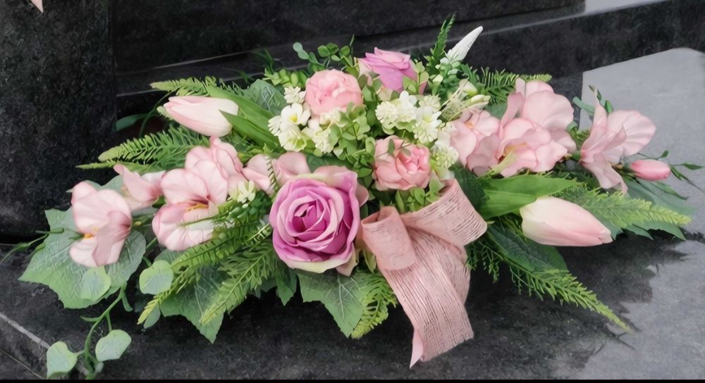 Stroik WIOSENNY kompozycja kwiatowa na grób WG243