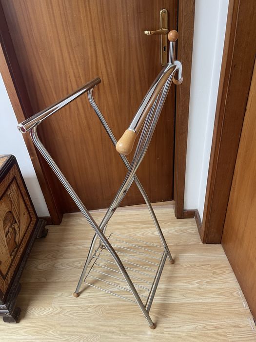 Cabides usados em bom estado