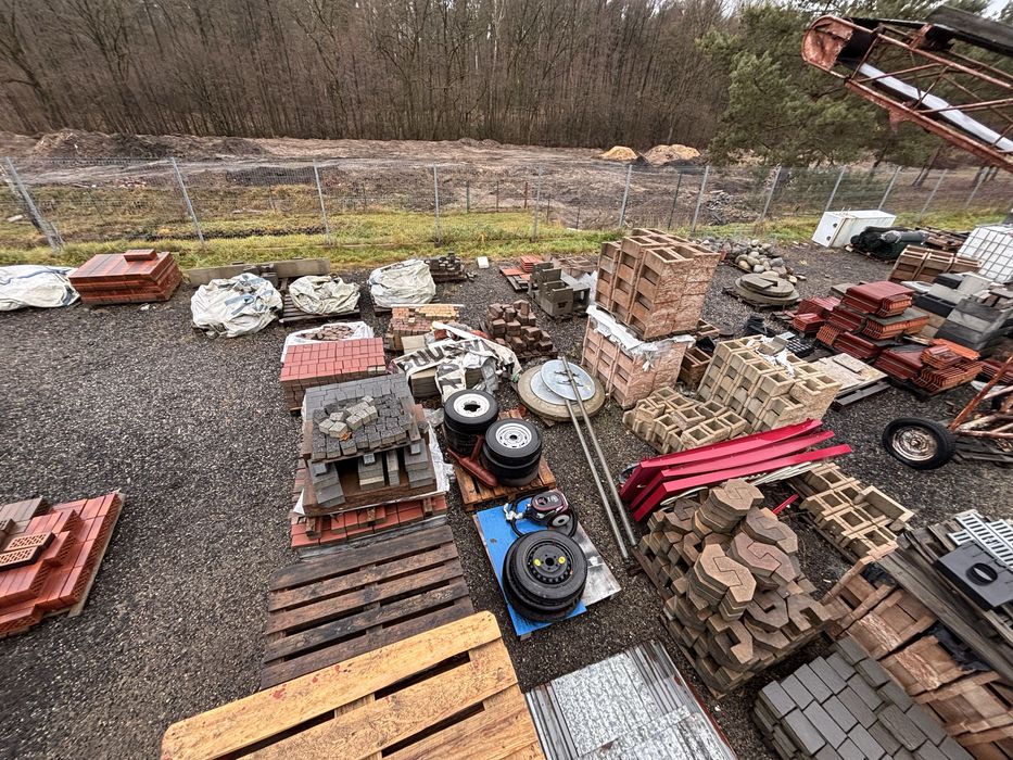 Materiały budowlane kostka brukowa kaminie itp.