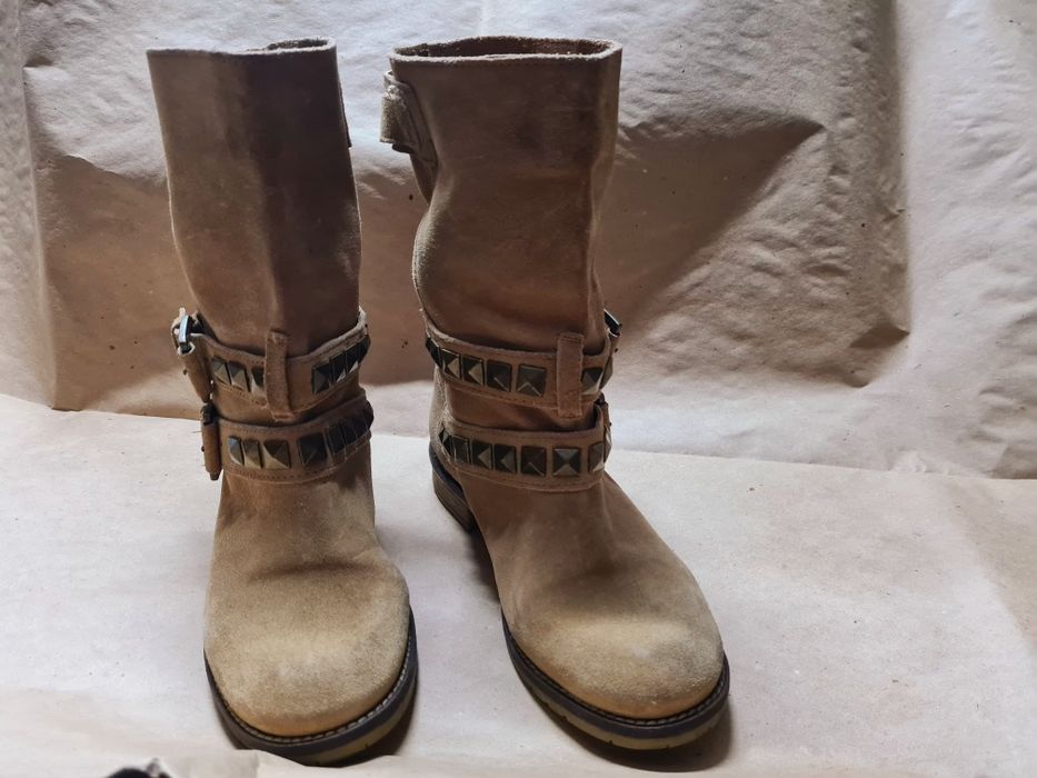 Bota de senhora 36