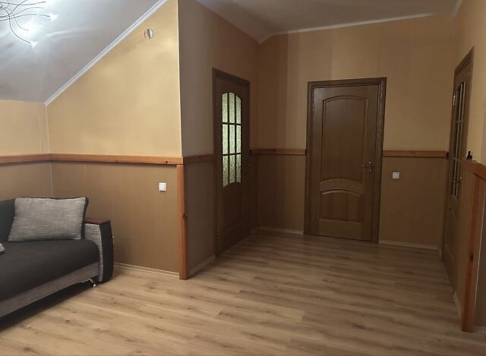Продам просторий будинок 240 м² + баня з басейном + гараж | 6,7 сотки | Торг