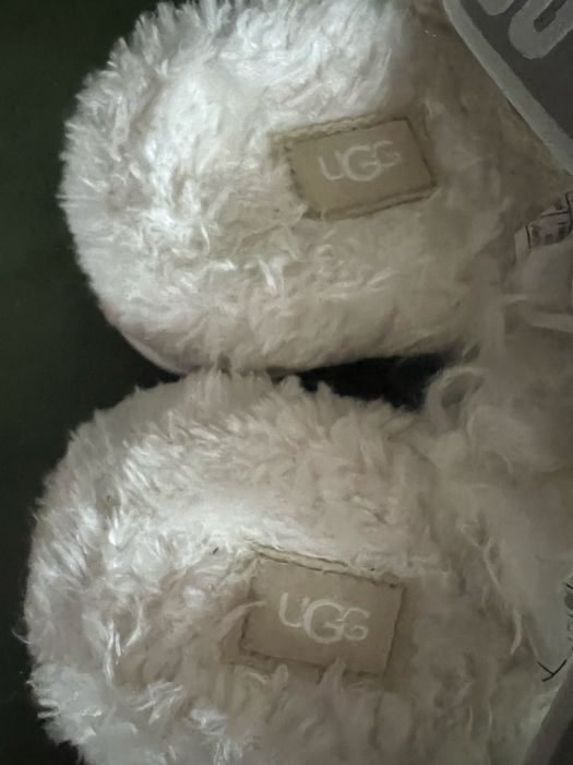 UGG białe puchate sandały na platformie kapcie sztuczne futro 36