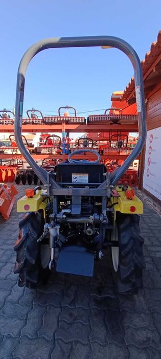 Campanha : Trator Iseki piccoro tc13 + 4 alfaias POUPE 1250€