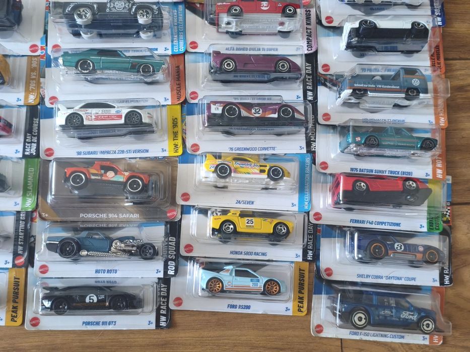 Hot wheels samochody kolekcjonerskie 75szt