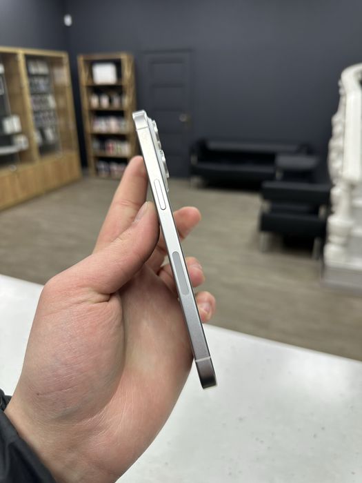 iPhone 15 Pro Max 256gb White Titanium Neverlock Чудовий стан!